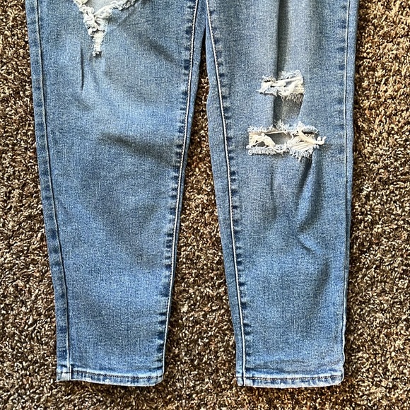 NWOT Levi Strauss Silver Tab Distressed Mom Jean, Size 28, Medium Wash Denim - Picture 5 of 15